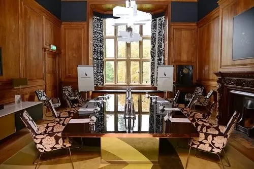 Отель Eynsham Hall