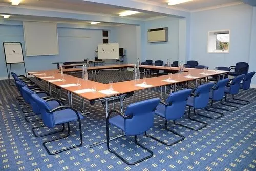 Отель Eynsham Hall