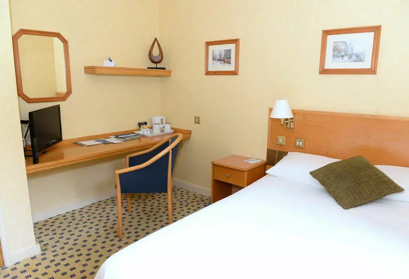 Отель Eynsham Hall