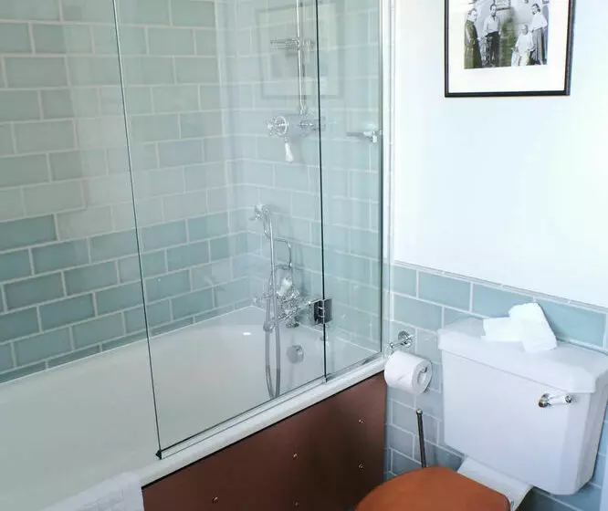 Отель Eynsham Hall