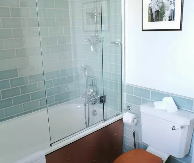 Отель Eynsham Hall