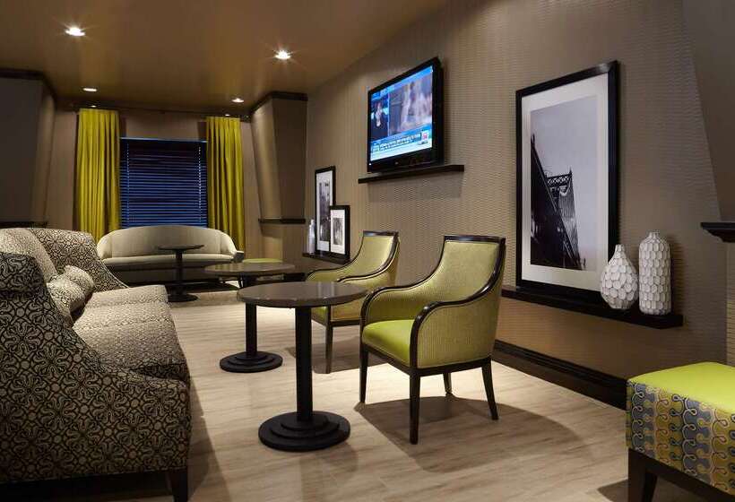 فندق Hampton Inn & Suites By Hilton Montreal Dorval