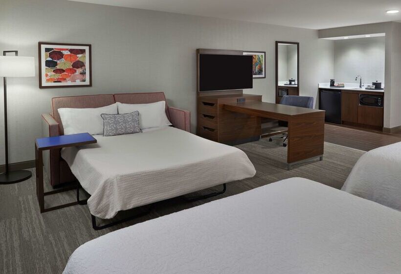 هتل Hampton Inn & Suites By Hilton Montreal Dorval
