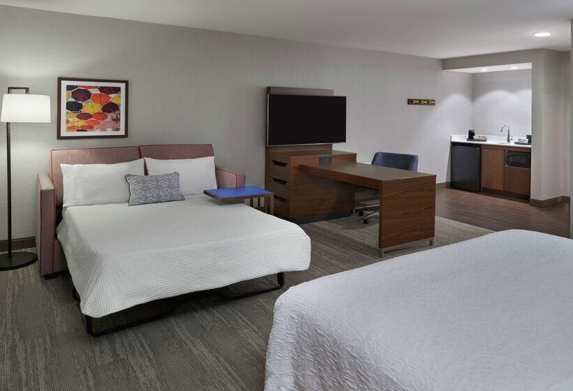 هتل Hampton Inn & Suites By Hilton Montreal Dorval