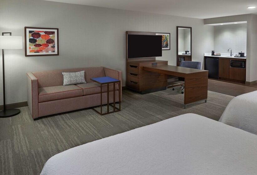 فندق Hampton Inn & Suites By Hilton Montreal Dorval
