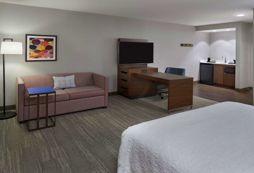 هتل Hampton Inn & Suites By Hilton Montreal Dorval