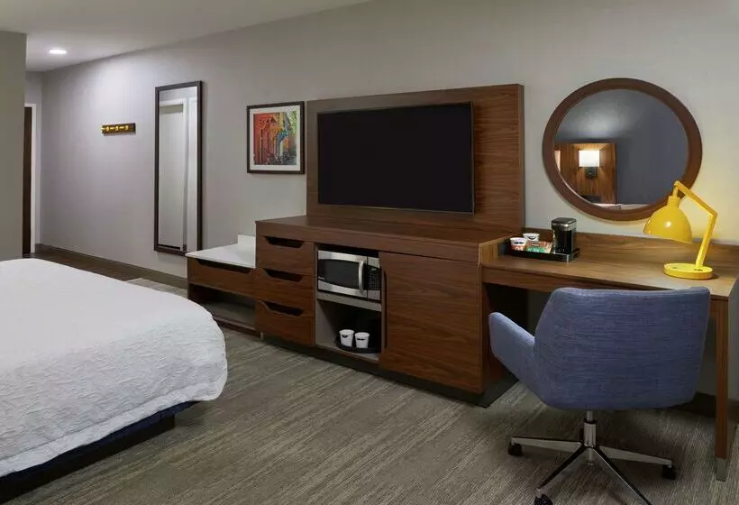 فندق Hampton Inn & Suites By Hilton Montreal Dorval