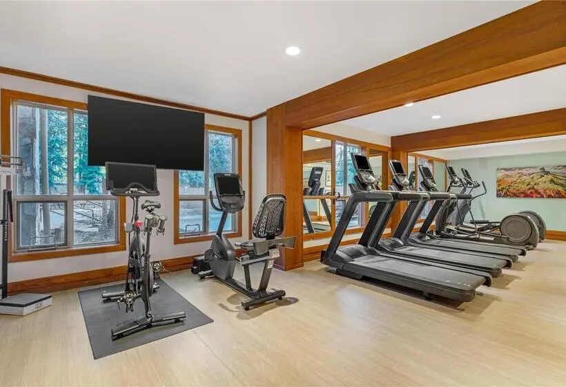 ホテル Hilton Grand Vacations Club Whistler