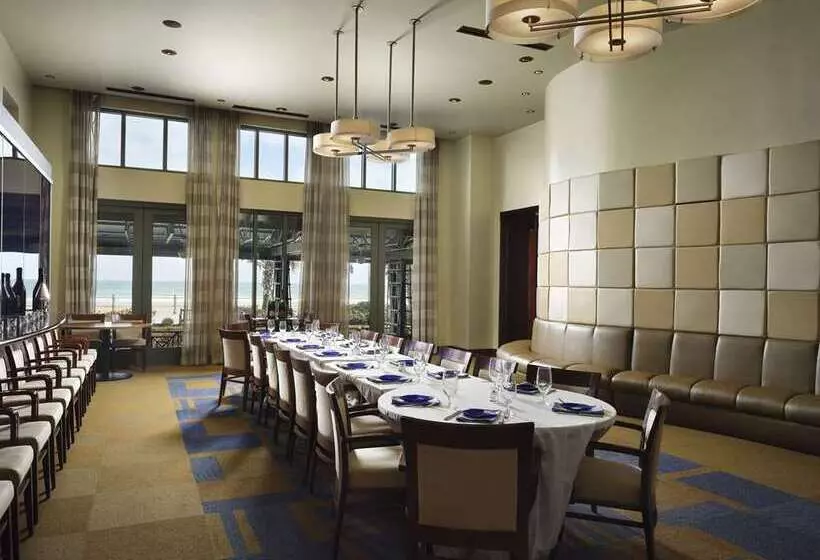 هتل Hilton Virginia Beach Oceanfront