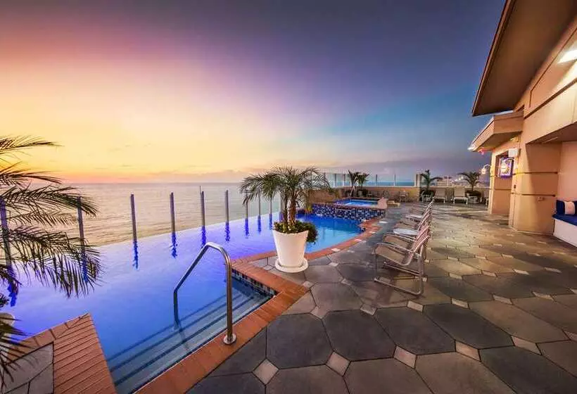 هتل Hilton Virginia Beach Oceanfront