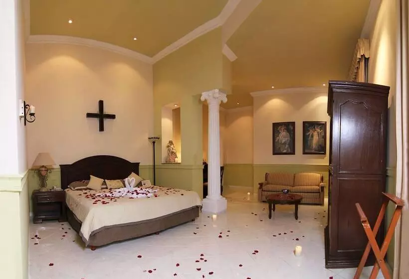 هتل Boutique La Mision De Fray Diego