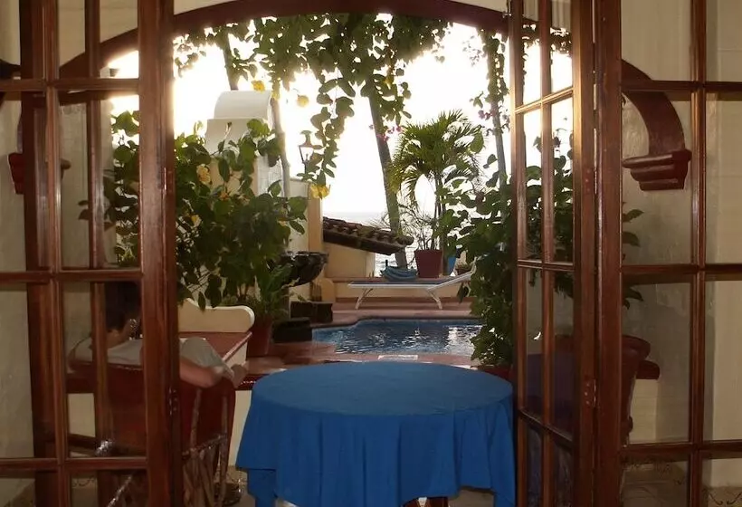 Отель Lindo Mar Resort