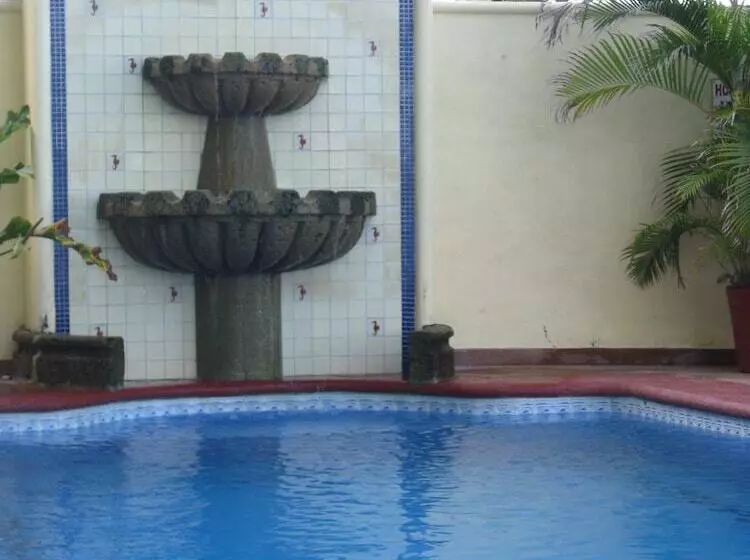 Отель Lindo Mar Resort