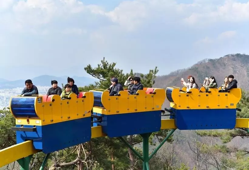 Отель Mudeung Park