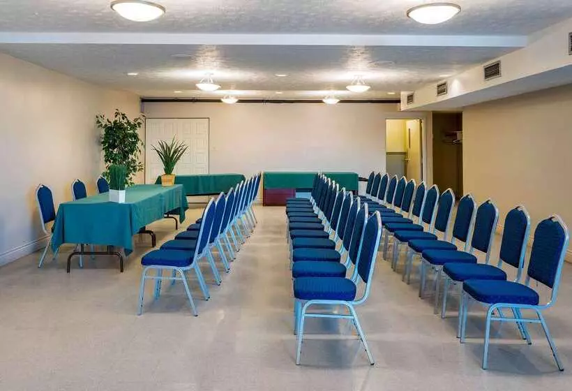 Quality Hotel & Suites