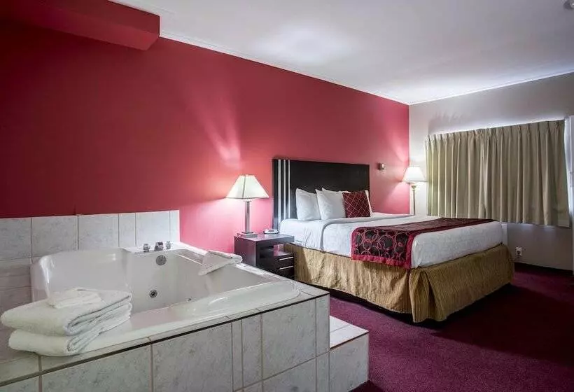 ホテル Ramada Limited 100 Mile House