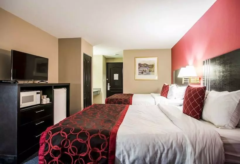 ホテル Ramada Limited 100 Mile House