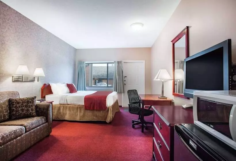 ホテル Ramada Limited 100 Mile House