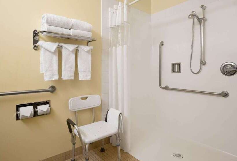 فندق Ramada Golden