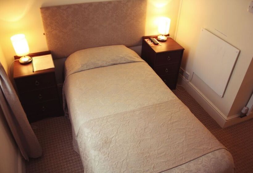 Отель Savoy Court