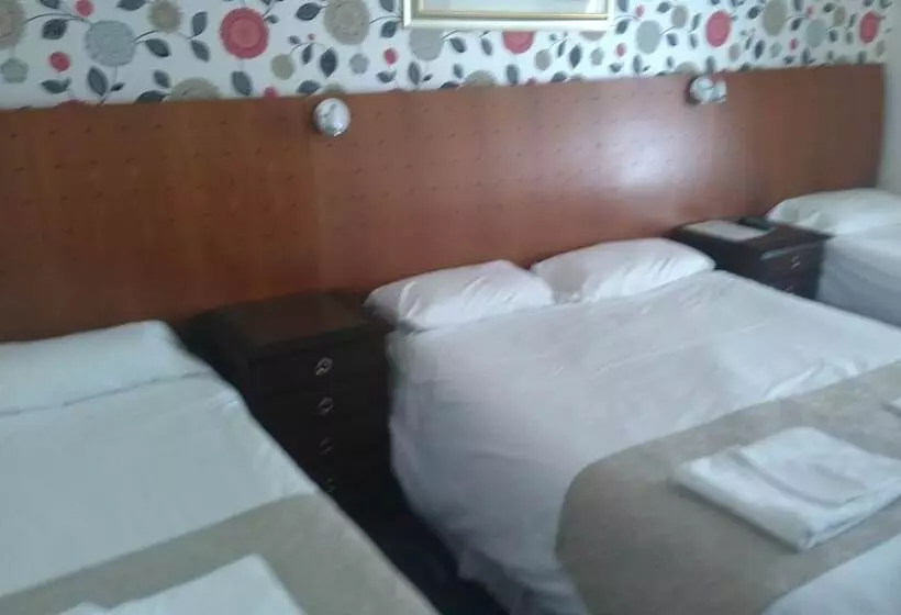 فندق Savoy Court