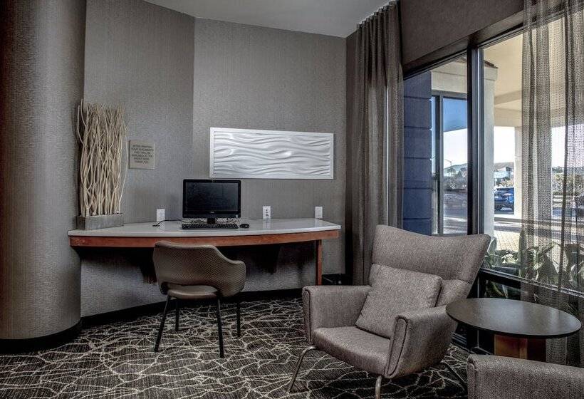 هتل Springhill Suites Savannah Airport