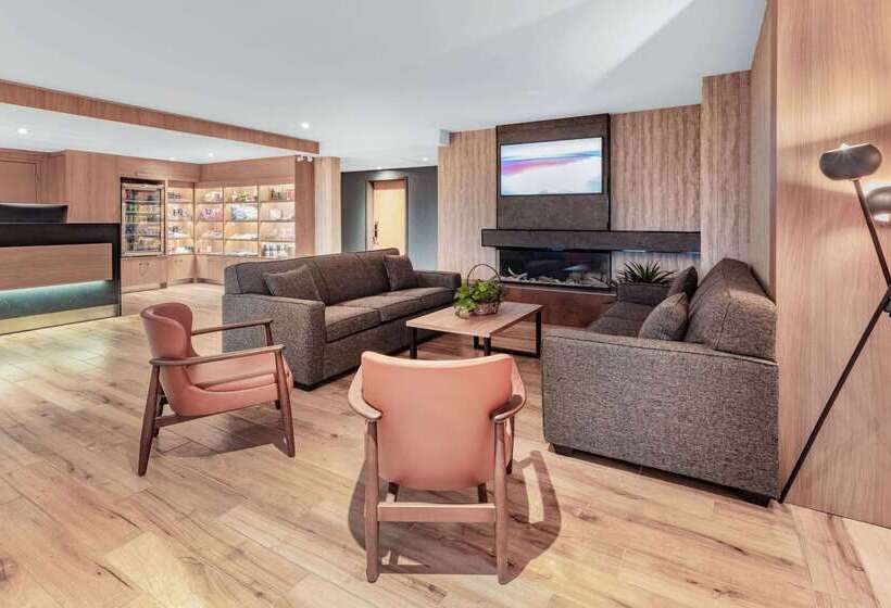 酒店 Super 8 By Wyndham Cornwall On