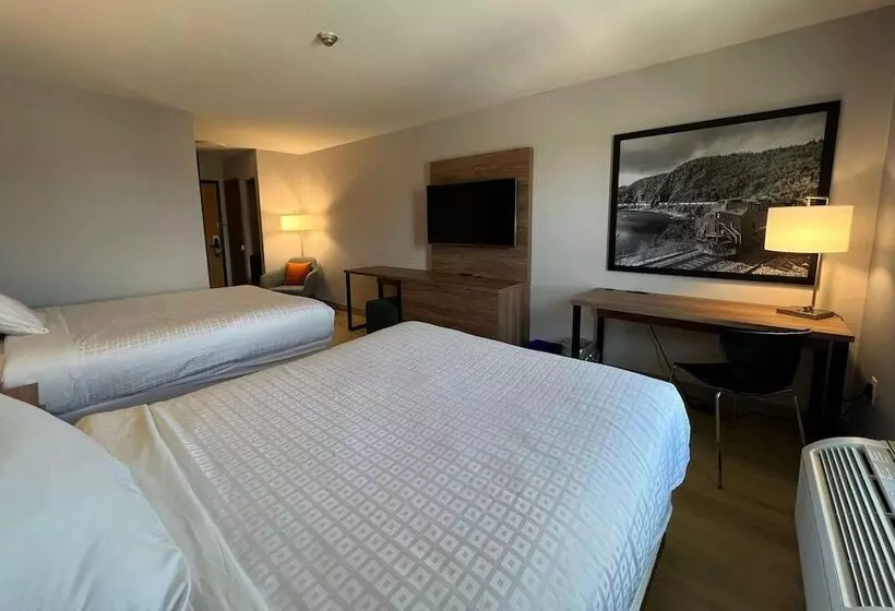 ホテル Super 8 By Wyndham Cornwall On