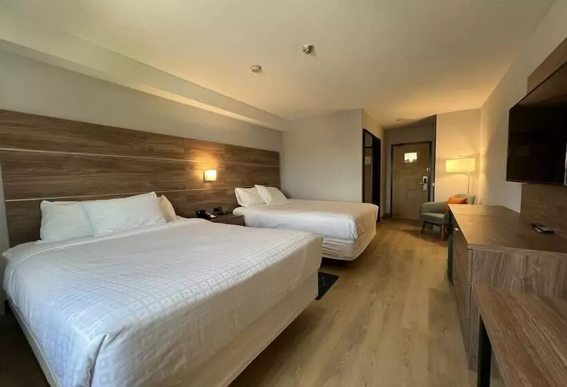 ホテル Super 8 By Wyndham Cornwall On