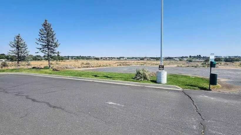 호텔 Ten Pin Inn & Suites