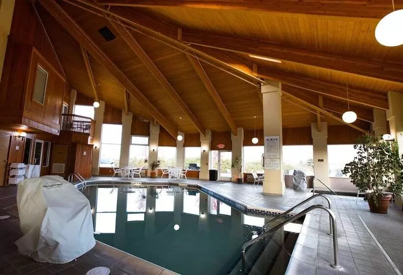 호텔 Ten Pin Inn & Suites