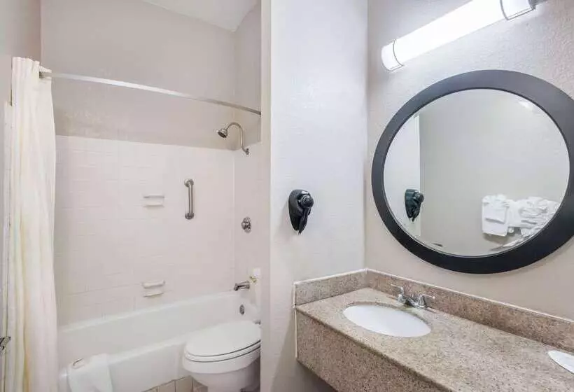 בית מלון כפרי Travelodge By Wyndham Aberdeen