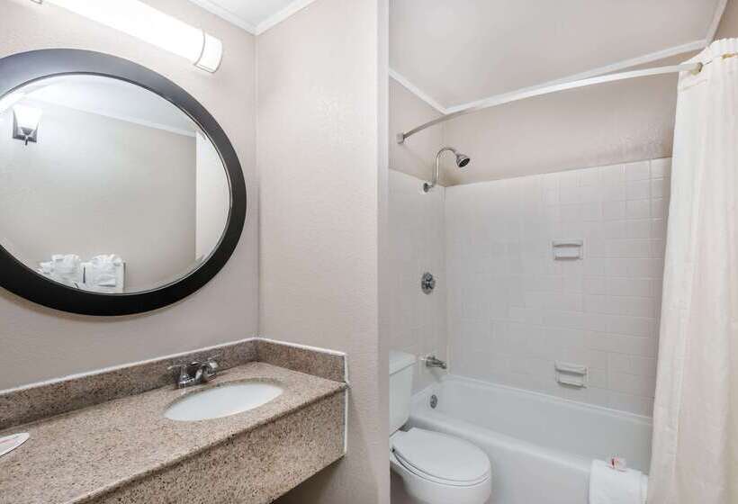 فندق Travelodge By Wyndham Aberdeen