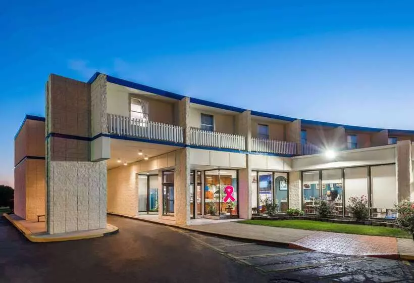 בית מלון כפרי Travelodge By Wyndham Aberdeen