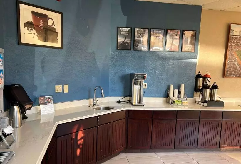 בית מלון כפרי Travelodge By Wyndham Aberdeen