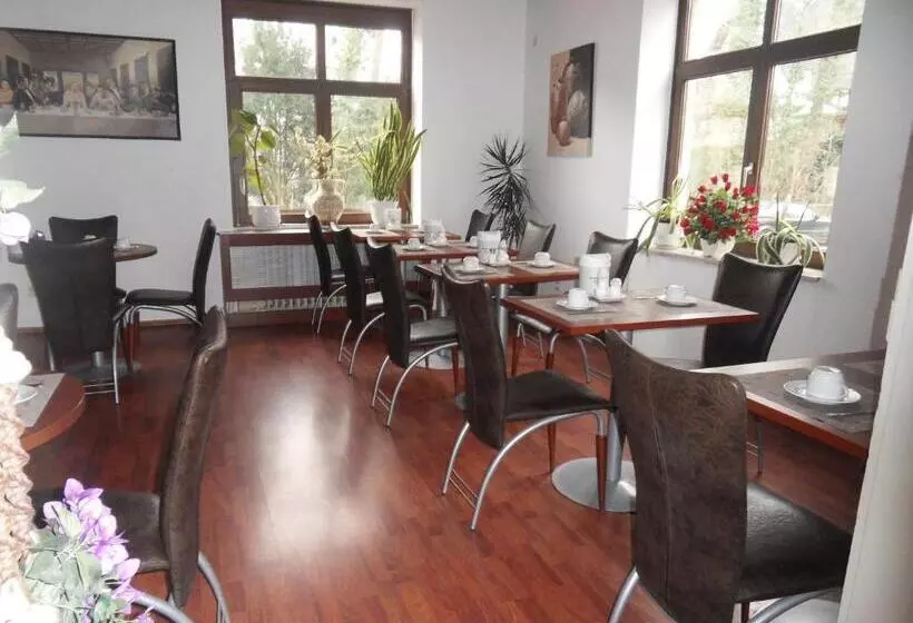 Отель Zum Adler