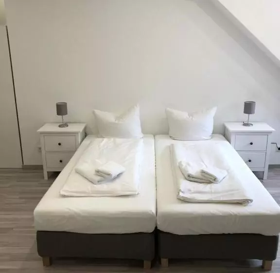 Отель Zum Adler