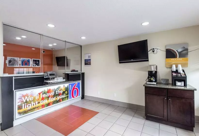 Motel 6 New Brunswick