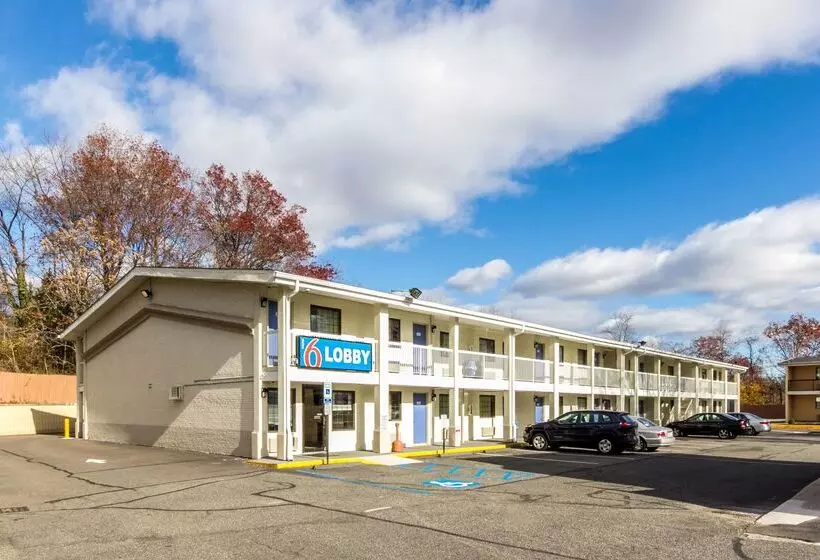 Motel 6 New Brunswick