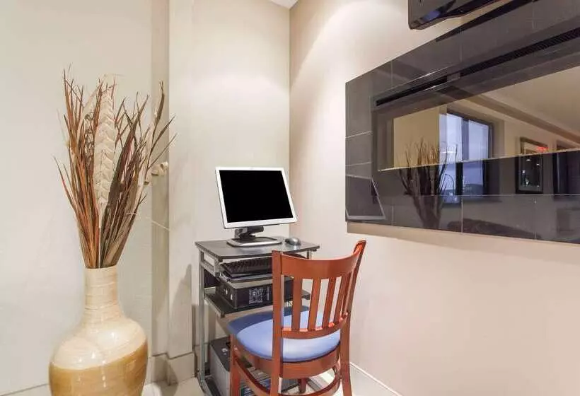 Motel Super 8 By Wyndham Kamloops On The Hill