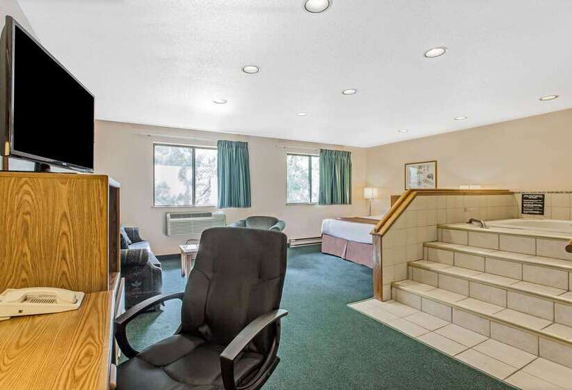 مُتل Super 8 By Wyndham Kamloops On The Hill