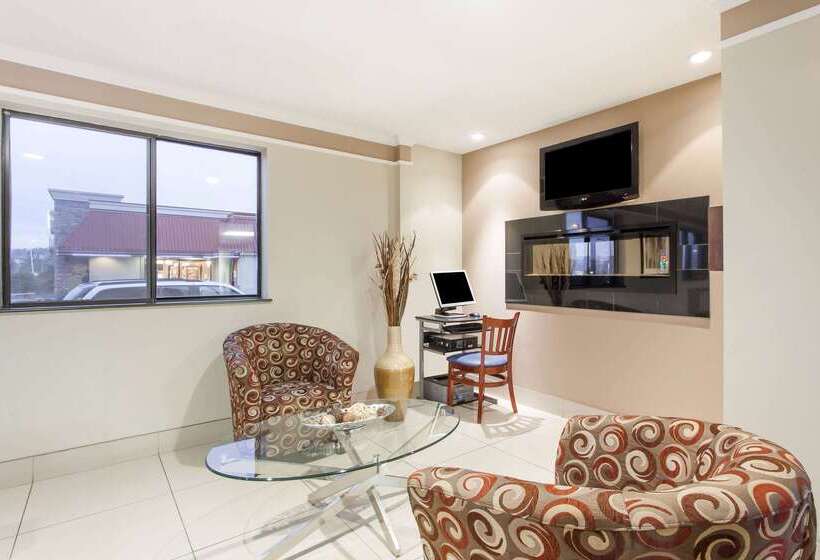 مُتل Super 8 By Wyndham Kamloops On The Hill