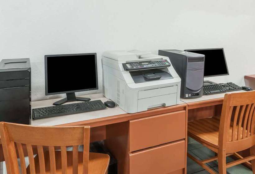 모텔 Super 8 By Wyndham Three Hills Ab