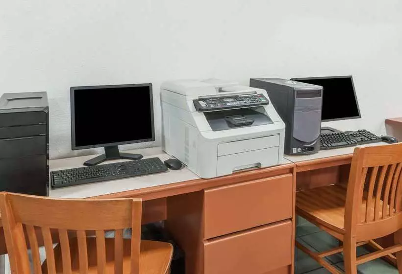 모텔 Super 8 By Wyndham Three Hills Ab