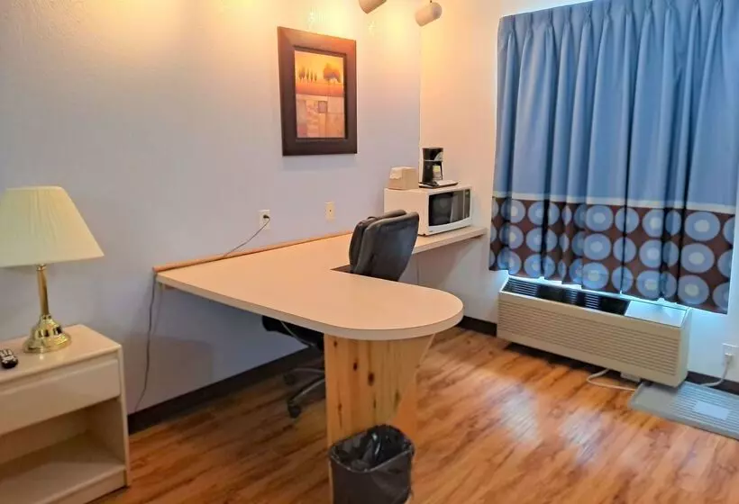 모텔 Super 8 By Wyndham Three Hills Ab