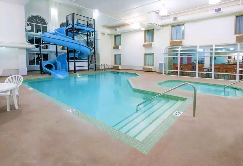 모텔 Super 8 By Wyndham Three Hills Ab