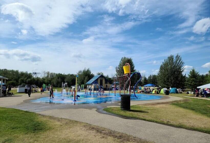 מוטל Super 8 By Wyndham Whitecourt