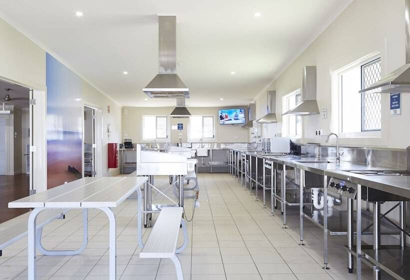 فندق Nrma Stockton Beach Holiday Park