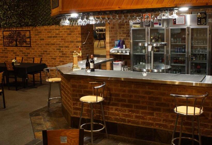 モーテル Colonial Motor Inn