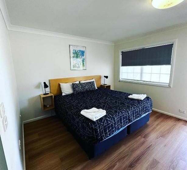 モーテル Colonial Motor Inn